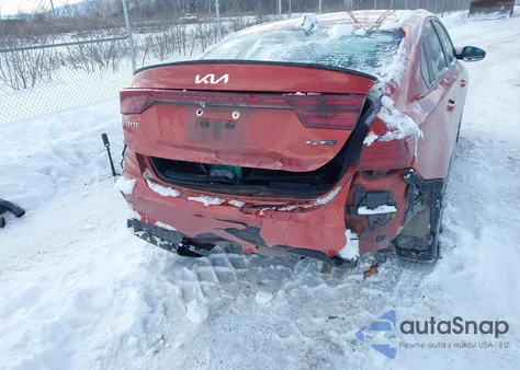 2022 Kia Forte Gt-Line z USA, uszkodzony, nr VIN 3KPF54AD9NE421007